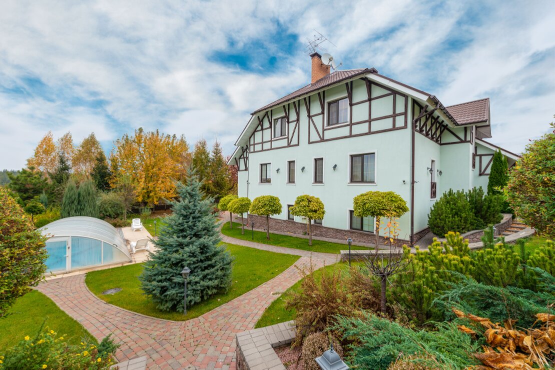 Einfamilienhaus mit gepflegtem Garten
